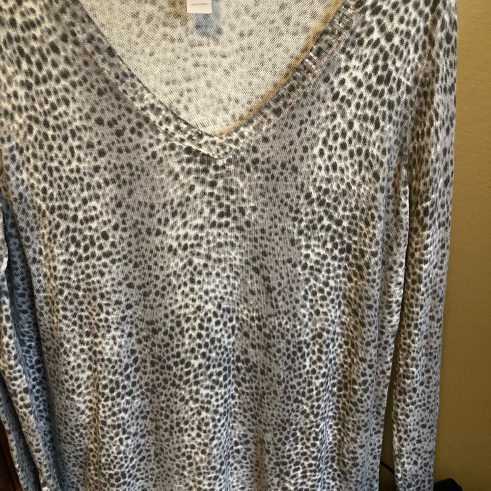 Chicos animal print sweater lightly worn. perfect condition. Non smoking no bug